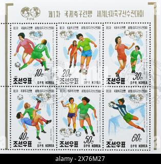 Foglio ricordo con francobollo cancellato stampato dalla Corea del Nord, che promuove la Coppa del mondo di calcio femminile, circa 1991. Foto Stock