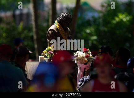 Il memoriale di Ayrton Senna durante le prove del Gran Premio dell'Emilia Romagna e la giornata di qualificazione sul circuito dell'autodromo Internazionale Enzo e Dino Ferrari in Italia. Data foto: Sabato 18 maggio 2024. Foto Stock