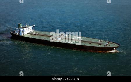 Nave petroliera in alto mare - illustrazione 3D. Foto Stock