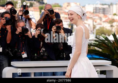 Hunter Schafer beim Photocall zum Kinofilm 'Types of Kindness' auf dem Festival de Cannes 2024 / 77. Internationale Filmfestspiele von Cannes am Palais des Festivals. Cannes, 18.05.2024 Foto Stock