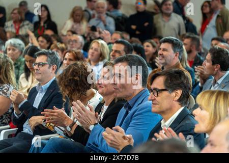 Il PSOE svolge la prima campagna elettorale per le elezioni europee a Barcellona, per celebrare i risultati delle passate elezioni di domenica 12, dove il PSC, la filiale catalana del PSOE, ha vinto le elezioni. El PSOE realiza el primer acto de Campaña de las elecciones europeas en Barcelona, para celebrar los Alastados de las pasadas elecciones del domingo 12, donde el PSC, la rama catalana del PSOE, ganó las elecciones. Nella foto: pedro sanchez, salvador illa, teresa ribera sabato 18 maggio 2024 (foto di Eric Renom/LaPresse) credito: LaPresse/Alamy Live News Foto Stock