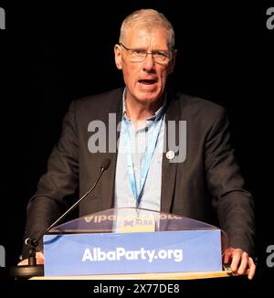 Lochgelly, Scozia, Regno Unito. 18 maggio 2024. Conferenza della campagna primaverile del Partito Alba tenutasi al Lochgelly Centre di Lochgelly, Fife. PIC; discorso di Kenny MacAskill MP incentrato sul salvataggio della raffineria di Grangemouth. Iain Masterton/Alamy Live News Foto Stock