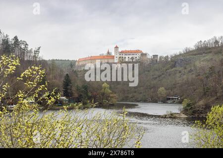 Castello di Bitov sopra il bacino idrico di Vranov nella regione di Znojmo nella Moravia meridionale, Repubblica Ceca, Europa. Foto Stock