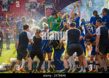 Old Trafford Stadium, Regno Unito. 18 maggio 2024. Chelsea festeggia la vittoria della WSL dopo la Barclays Women Super League tra Manchester United e Chelsea all'Old Trafford Stadium di Manchester, Inghilterra, 18 maggio 2024 | foto: Jayde Chamberlain/SPP. Jayde Chamberlain/SPP (Jayde Chamberlain/SPP) credito: SPP Sport Press Photo. /Alamy Live News Foto Stock