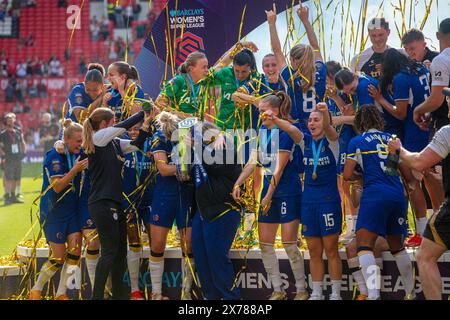 Old Trafford Stadium, Regno Unito. 18 maggio 2024. Chelsea festeggia la vittoria della WSL dopo la Barclays Women Super League tra Manchester United e Chelsea all'Old Trafford Stadium di Manchester, Inghilterra, 18 maggio 2024 | foto: Jayde Chamberlain/SPP. Jayde Chamberlain/SPP (Jayde Chamberlain/SPP) credito: SPP Sport Press Photo. /Alamy Live News Foto Stock