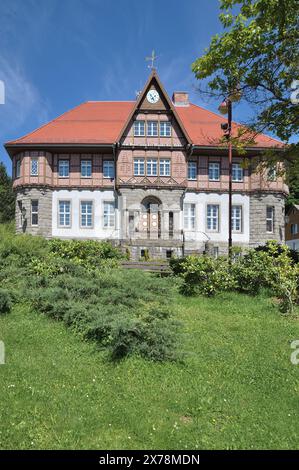 Municipio storico nella località climatica di Schierke, distretto di Wernigerode, montagne di Harz, Sassonia-Anhalt, Germania Foto Stock