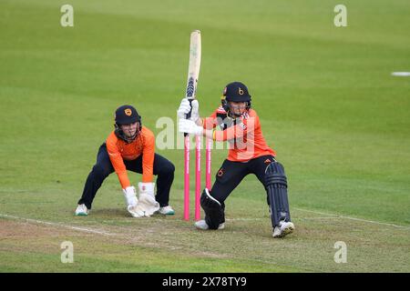 Southampton, Regno Unito, 18 maggio 2024. Lucy Higham dei Blaze battendo durante la Charlotte Edwards Cup match tra Southern Vipers e The Blaze all'Utilita Bowl di Southampton. Crediti: Dave Vokes/Alamy Live News Foto Stock