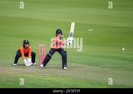 Southampton, Regno Unito, 18 maggio 2024. Lucy Higham dei Blaze battendo durante la Charlotte Edwards Cup match tra Southern Vipers e The Blaze all'Utilita Bowl di Southampton. Crediti: Dave Vokes/Alamy Live News Foto Stock