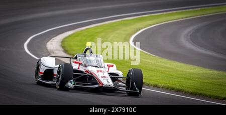 Speedway, Indiana, Stati Uniti. 17 maggio 2024. NOLAN SIEGEL (R) (18) di Palo alto, California, esce dalla curva 3 durante una prova per la 108a corsa della 500 miglia di Indianapolis all'Indianapolis Motor Speedway di Speedway, IN. (Credit Image: © Walter G. Arce Sr./ASP via ZUMA Press Wire) SOLO PER USO EDITORIALE! Non per USO commerciale! Foto Stock