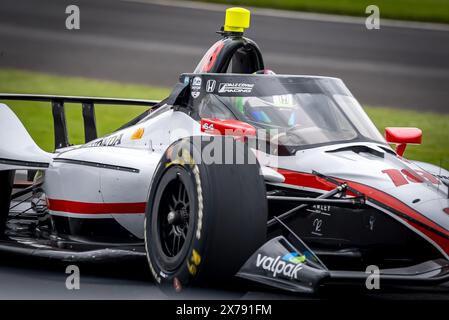 Speedway, Indiana, Stati Uniti. 17 maggio 2024. NOLAN SIEGEL (R) (18) di Palo alto, California, esce dalla curva 3 durante una prova per la 108a corsa della 500 miglia di Indianapolis all'Indianapolis Motor Speedway di Speedway, IN. (Credit Image: © Walter G. Arce Sr./ASP via ZUMA Press Wire) SOLO PER USO EDITORIALE! Non per USO commerciale! Foto Stock