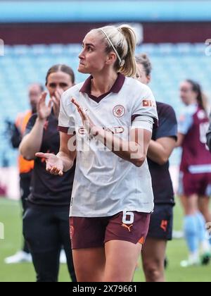 Birmingham, Regno Unito. 18 maggio 2024. Birmingham, Inghilterra, 18 maggio 2024: Steph Houghton (6 Manchester City) applaude i tifosi a tempo pieno della partita Barclays fa Womens Super League tra Aston Villa e Manchester City al Villa Park di Birmingham, Inghilterra (Natalie Mincher/SPP) credito: SPP Sport Press Photo. /Alamy Live News Foto Stock