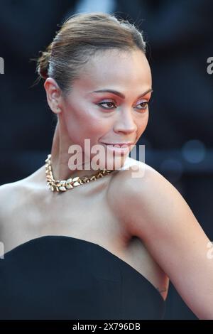 L'attrice americana Zoe Saldana partecipa alla prima di Emilia Perez al 77° Festival di Cannes, in Francia, sabato 18 maggio 2024. Foto di Rune S/ UPI Foto Stock