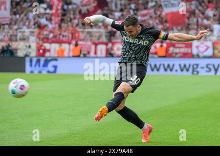 Berlino, Germania. 18 maggio 2024. Christian Guenter (SC Freiburg, n. 30), 1. FC Union Berlin vs SC Freiburg, 1a Bundesliga, calcio, DFB, Bundesliga, stagione 2023/2024, alte Foersterei, 34° giorno di partita, credito: HMB Media/Alamy Live News Foto Stock