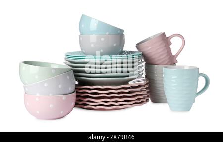 Set di bellissimi stoviglie in ceramica isolate su bianco Foto Stock