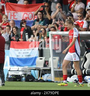 Borehamwood, Regno Unito. 18 maggio 2024. Borehamwood, Inghilterra, 18 maggio 2024: Vivianne Miedema (11 Arsenal) saluta l'Arsenal dopo la partita di Barclays fa Womens Super League tra Arsenal e Brighton e Hove Albion al Mangata Pay UK Stadium (Meadow Park) a Borehamwood, Inghilterra. (Jay Patel/SPP) credito: SPP Sport Press Photo. /Alamy Live News Foto Stock