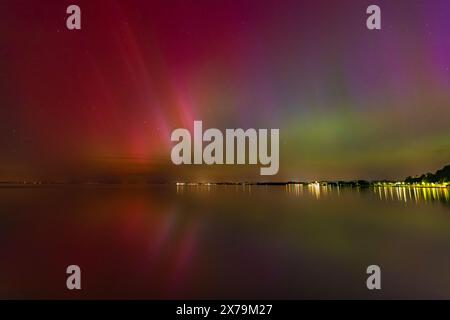 Fantastica aurora boreale sull'Austria e sul lago di Costanza Foto Stock