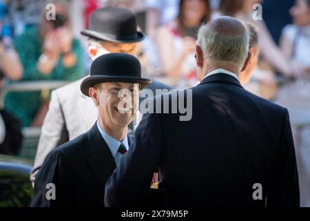 Il principe Edoardo partecipa alla Parata centenaria e al servizio della Combined Cavalry Old Comrades Association presso il Cavalry Memorial di Hyde Park. Foto Stock