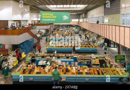 Mercato centrale di Almaty (Bazaar verde / Zeleny Bazar) ad Almaty Kazakistan Asia centrale Foto Stock