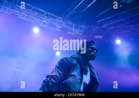 Milano, Italia. 18 maggio 2024. Il cantante italiano Mahmood si esibisce dal vivo sul palco di le Fabrique per la prima data italiana del Tour 2024 a Milano, Italia, il 18 maggio 2024. (Foto di Tiziano Ballabio/NurPhoto)0 credito: NurPhoto SRL/Alamy Live News Foto Stock