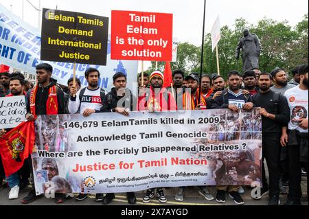 Londra, Regno Unito. 18 maggio 2024. Centinaia di Tamil britannici si sono riuniti nella piazza del Parlamento per celebrare il 15° anniversario del genocidio Tamil in Sri Lanka, noto anche come Mullivaikkal Remembrance Day. Crediti: Andrea Domeniconi/Alamy Live News Foto Stock