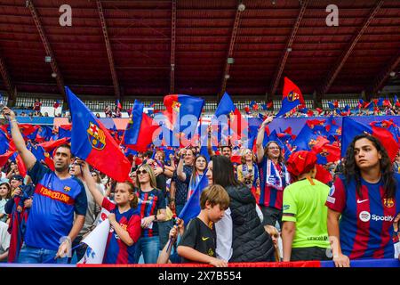 Saragozza, Spagna, 18 marzo 2024: Tifosi del Barcellona durante la partita di calcio della Copa de la Reina tra il Barcellona e il Real Sociedad all'Estadio de la Romareda di Saragozza, Spagna (Judit Cartiel/SPP) Foto Stock