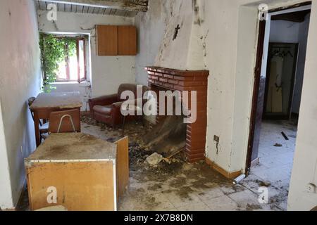 Macchiagodena - interno di una casa fatiscente in via Basciano Foto Stock