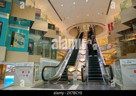 HONG KONG, CINA - 5 DICEMBRE 2023: Scala mobile in Cina Hong Kong City. Foto Stock