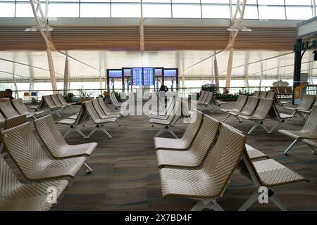 PHUKET, THAILANDIA - 9 MAGGIO 2023: Foto interna dell'aeroporto internazionale di Phuket. Foto Stock