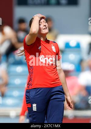 L'inglese Lauren Filer reagisce durante la terza partita IT20 femminile a Headingley, Leeds. Data foto: Domenica 19 maggio 2024. Foto Stock