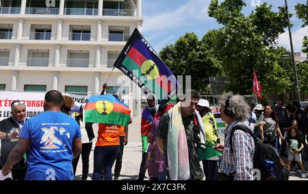 © PHOTOPQR/LA PROVENCE/Valerie Vrel ; Marsiglia ; 19/05/2024 ; manifestation de la diaspora kanak aujourd'hui porte D'Aix, et de ses soutiens LFI, PC, la jeunesse communiste. Suites aux évènements meurtiers et à l'insurection actuelle contre l'état French colonizateur de la Nouvelle Calédonie (Kanaky) depuis 1853, une guerre civile est en marche et le peuple appelle dans sa majorité à l'indépendance de l'île vis à vis de la métropole franchaise. Marsiglia, Francia, 19 maggio 2024 dimostrazione della diaspora Kanak oggi a porte D'Aix, e dei suoi sostenitori LFI, PC, Gioventù Comunista. Foll Foto Stock