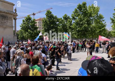 © PHOTOPQR/LA PROVENCE/Valerie Vrel ; Marsiglia ; 19/05/2024 ; manifestation de la diaspora kanak aujourd'hui porte D'Aix, et de ses soutiens LFI, PC, la jeunesse communiste. Suites aux évènements meurtiers et à l'insurection actuelle contre l'état French colonizateur de la Nouvelle Calédonie (Kanaky) depuis 1853, une guerre civile est en marche et le peuple appelle dans sa majorité à l'indépendance de l'île vis à vis de la métropole franchaise. Marsiglia, Francia, 19 maggio 2024 dimostrazione della diaspora Kanak oggi a porte D'Aix, e dei suoi sostenitori LFI, PC, Gioventù Comunista. Foll Foto Stock