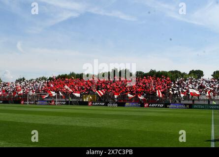 Tifosi AC Monza durante la partita di calcio di serie A la partita di calcio di serie A tra Monza e Frosinone allo Stadio U-Power domenica 19 maggio 2024. Sport - calcio ( Gianni Buzzi/LaPresse) crediti: LaPresse/Alamy Live News Foto Stock