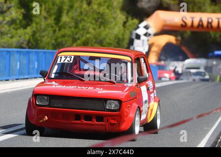 Sibenik, Croazia. 19 maggio 2024. Slavko Oletic della Croazia guida la sua Fiat 127 durante la gara automobilistica internazionale Skradin 2024 'Trke priko Krke' a Skradin, Croazia, il 19 maggio 2024. Foto: Hrvoje Jelavic/PIXSELL credito: Pixsell/Alamy Live News Foto Stock