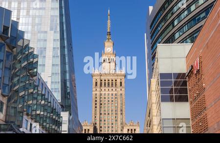Storico grattacielo stalinistico nel centro di Varsavia, Polonia Foto Stock