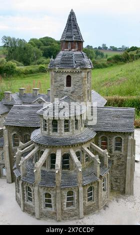 Una vista del modello dell'Abbazia di Savigny, presso il sito storico, vicino a Savigny-le-Vieux, Manche, Francia nord-occidentale, Europa Foto Stock