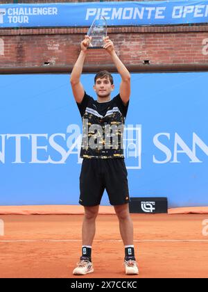 Fancesco Passaro (Italia) vincitore del 2° Open Piemonte intesa San Paolo nel corso del Piemonte Open intesa San Paolo 2024, International Tennis Match a Torino, Italia, 19 maggio 2024 Foto Stock