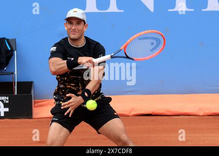 Torino, Italia. 19 maggio 2024. Fancesco Passaro (Italia) vincitore del 2° Open Piemonte intesa San Paolo nel corso del Piemonte Open intesa San Paolo 2024, International Tennis Match a Torino, 19 maggio 2024 Credit: Independent Photo Agency/Alamy Live News Foto Stock