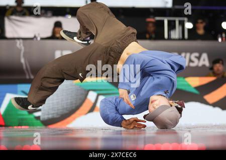 (240519) -- SHANGHAI, 19 maggio 2024 (Xinhua) -- Yuasa ami del Giappone gareggia durante la battaglia delle B-Girls per il primo posto di rottura alla Olympic Qualifier Series Shanghai nella Shanghai orientale della Cina, 19 maggio 2024. (Xinhua/Xu Yanan) Foto Stock