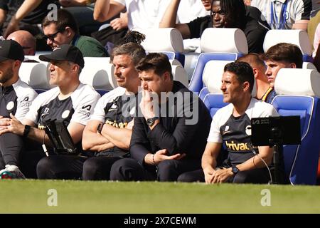 Il manager del Chelsea Mauricio Pochettino (centro) durante la partita di Premier League allo Stamford Bridge, Londra. Data foto: Domenica 19 maggio 2024. Foto Stock