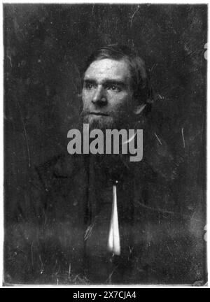 Uomo non identificato, circa 40 anni, rivolto leggermente a sinistra, con barba corta e folta, graffiato sul retro del piatto: 51., tre angoli rifilati., trasferimento; U.S. War College; 1920; (DLC/PP-1920:46153)., fa parte di: Daguerreotype Collection , prodotto dallo studio di Mathew Brady. Foto Stock