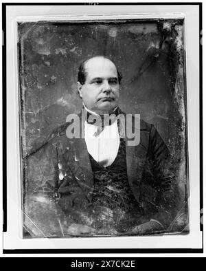 Uomo non identificato, circa 40 anni di età, ritratto a mezza lunghezza, quasi rivolto verso la parte anteriore, testa leggermente a destra, graffiato sul retro del piatto: 279., Corners trimmed., Transfer; U.S. War College; 1920; (DLC/PP-1920:46153)., fa parte di: Daguerreotype Collection , prodotto dallo studio di Mathew Brady. Foto Stock