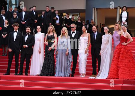 (Da sinistra a destra) Hayes Costner, Alejandro Edda, Jena Malone, Georgia MacPhail, Sienna Miller, Kevin Costner, Wase Chief, Luke Wilson, Ella Hunt, Abbey Lee Kershaw e Isabelle Fuhrman assistono alla première Horizon: an American Saga durante il 77° Festival di Cannes a Cannes, in Francia. Data foto: Domenica 19 maggio 2024. Foto Stock