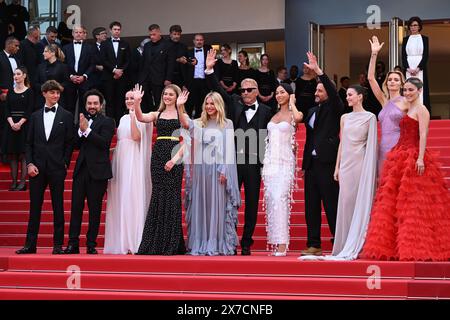 (Da sinistra a destra) Hayes Costner, Alejandro Edda, Jena Malone, Georgia MacPhail, Sienna Miller, Kevin Costner, Wase Chief, Luke Wilson, Ella Hunt, Abbey Lee Kershaw e Isabelle Fuhrman assistono alla première Horizon: an American Saga durante il 77° Festival di Cannes a Cannes, in Francia. Data foto: Domenica 19 maggio 2024. Foto Stock