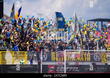 Monza, Italia. 19 maggio 2024. Tifosi del Frosinone calcio durante AC Monza vs Frosinone calcio, partita di serie A A Monza, 19 maggio 2024 Credit: Independent Photo Agency/Alamy Live News Foto Stock