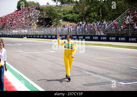 Sebastian Vettel alla guida della sua McLaren MP4-8 in omaggio al 30° anniversario dell'incidente fatale di Ayrton Senna durante la Formula 1 MSC Cruises Gran Premio del Made in Italy e dell'Emilia-Romagne 2024, 7° round del Campionato del mondo di Formula 1 2024 dal 17 al 19 maggio, 2024 sull'autodromo Enzo e Dino Ferrari, a Imola, Italia - foto Joao Filipe/DPPI credito: DPPI Media/Alamy Live News Foto Stock