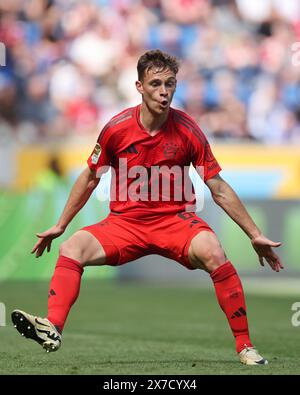 SINSHEIM, GERMANIA - 18 MAGGIO: Joshua Kimmich del Bayern Muenchen in azione durante la partita di Bundesliga tra TSG Hoffenheim e FC Bayern München al PreZero-Arena il 18 maggio 2024 a Sinsheim, Germania. © diebilderwelt / Alamy Stock Foto Stock