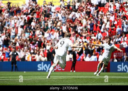 Wembley Stadium, Londra, domenica 19 maggio 2024. Danilo Orsi di Crawley Town celebra il primo gol per la sua squadra durante la partita finale Play Off di Sky Bet League 2 tra Crawley Town e Crewe Alexandra allo Stadio di Wembley, Londra, domenica 19 maggio 2024. (Foto: Tom West | mi News) crediti: MI News & Sport /Alamy Live News Foto Stock