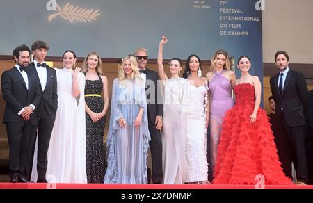 Cannes, Francia. 19 maggio 2024. Attore/regista americano Kevin Costner, attori Hayes Costner, Luke Wilson, attrici Georgia Macphail, Isabelle Fuhrman, Wase Chief, Jena Malone, le attrici britanniche Ella Hunt, Sienna Miller, l'attrice australiana Abbey Lee e l'attore messicano-americano Alejandro Edda partecipano alla prima di Horizon: an American Saga al 77° Festival di Cannes, in Francia, domenica 19 maggio 2024. Foto di Rune Hellestad/ credito: UPI/Alamy Live News Foto Stock