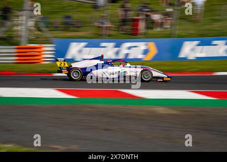 Sevenoaks, Kent - 12 maggio 2024: Zack SCOULAR 23 Xcel Motorsport Race 3 Brands Hatch Indy Foto Stock