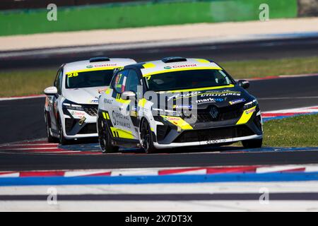 Misano Adriatico, Italie. 18 maggio 2024. 07 CARREE Mickael (fra), T2CM, Clio Cup V, azione durante il 4° round della Clio Cup Series 2024, dal 17 al 19 maggio 2024 sul Misano World Circuit Marco Simoncelli, a Misano Adriatico, Italia - Photo Damien Doumergue/DPPI Credit: DPPI Media/Alamy Live News Foto Stock